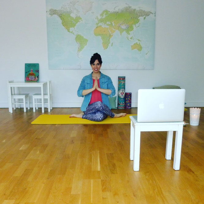 Kathrin Mechkat von Mama Yoga Blog MOMazing testete Online Yoga mit Yogaia.