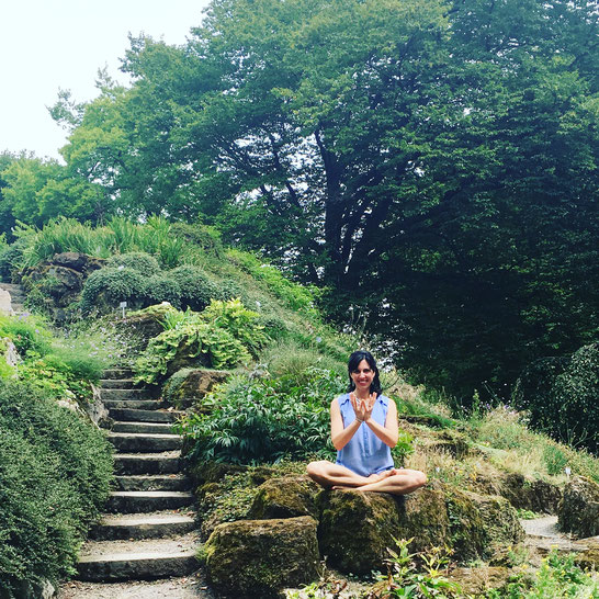 Meditation im Botanischen Garten: Mama Yoga Blog MOMazing City Guide Wuppertal - Tipps für Städtetrip und Reisen mit Kind.