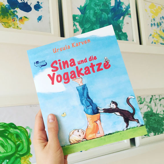 Kathrin vom Mama Yoga Blog MOMazing stellt ihr Lieblings Yoga Buch für Kinder vor: Sina und die Yoga-Katze.