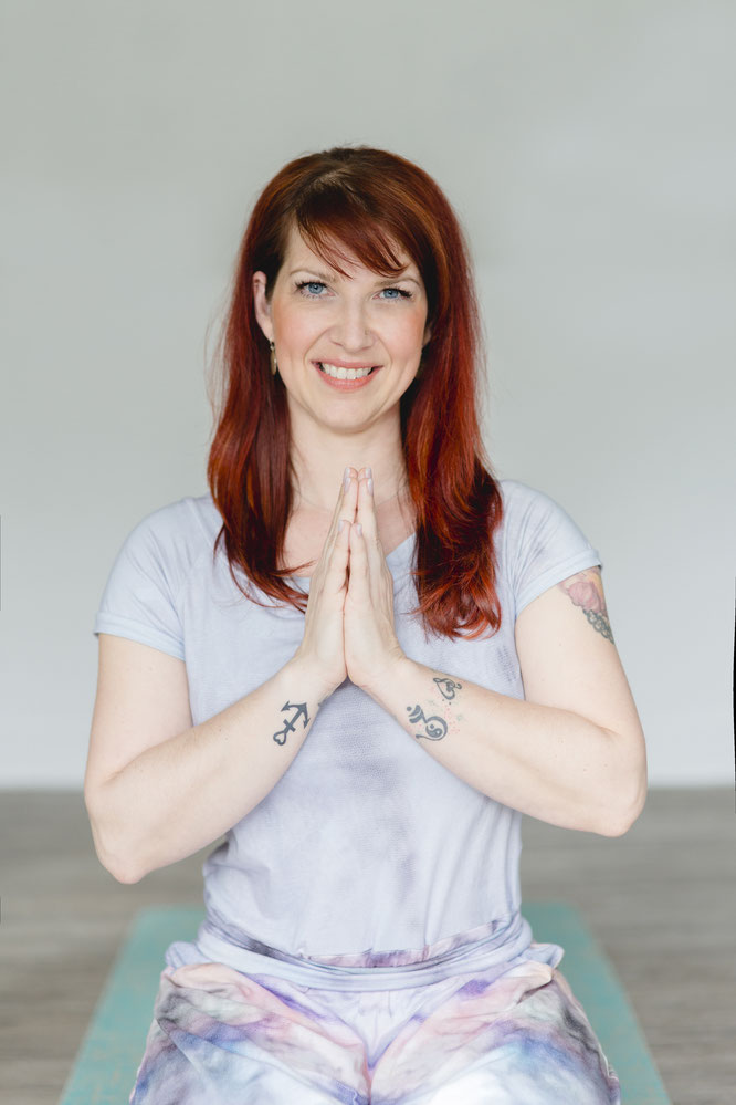 Sandra Walkenhorst schreibt auf dem Mama Yoga Blog MOMazing über Thai Yoga für Kinder.