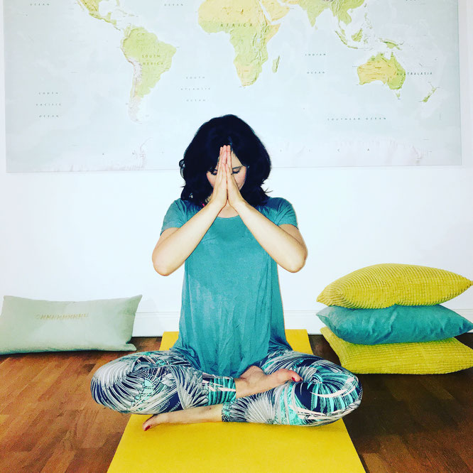 : Die Yoga-Mama-Pause: Online Meditation für Mamas im Test auf dem Yoga Mama Blog MOMazing