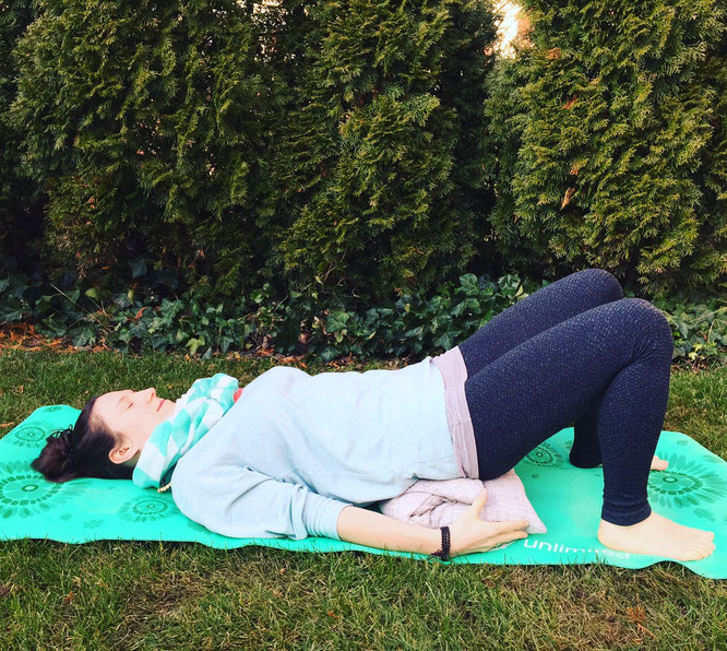 MOMazing Beckenbodenglück nach Schwangerschaft und Geburt Yoga Mama Mai Blog