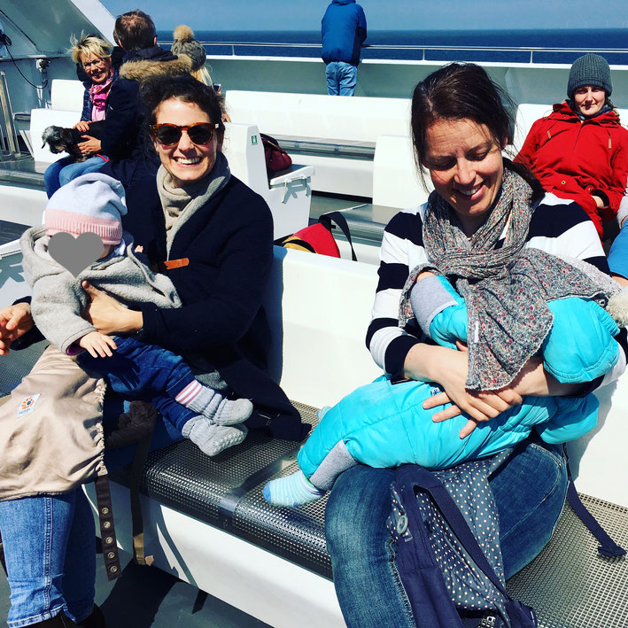 Mama-Auszeit Hoftel Föhr Nordsee Yoga mit Baby und Kleinkind. Das Ferien Retreat von Makai-Yoga und dem Mama Yoga Blog MOMazing.